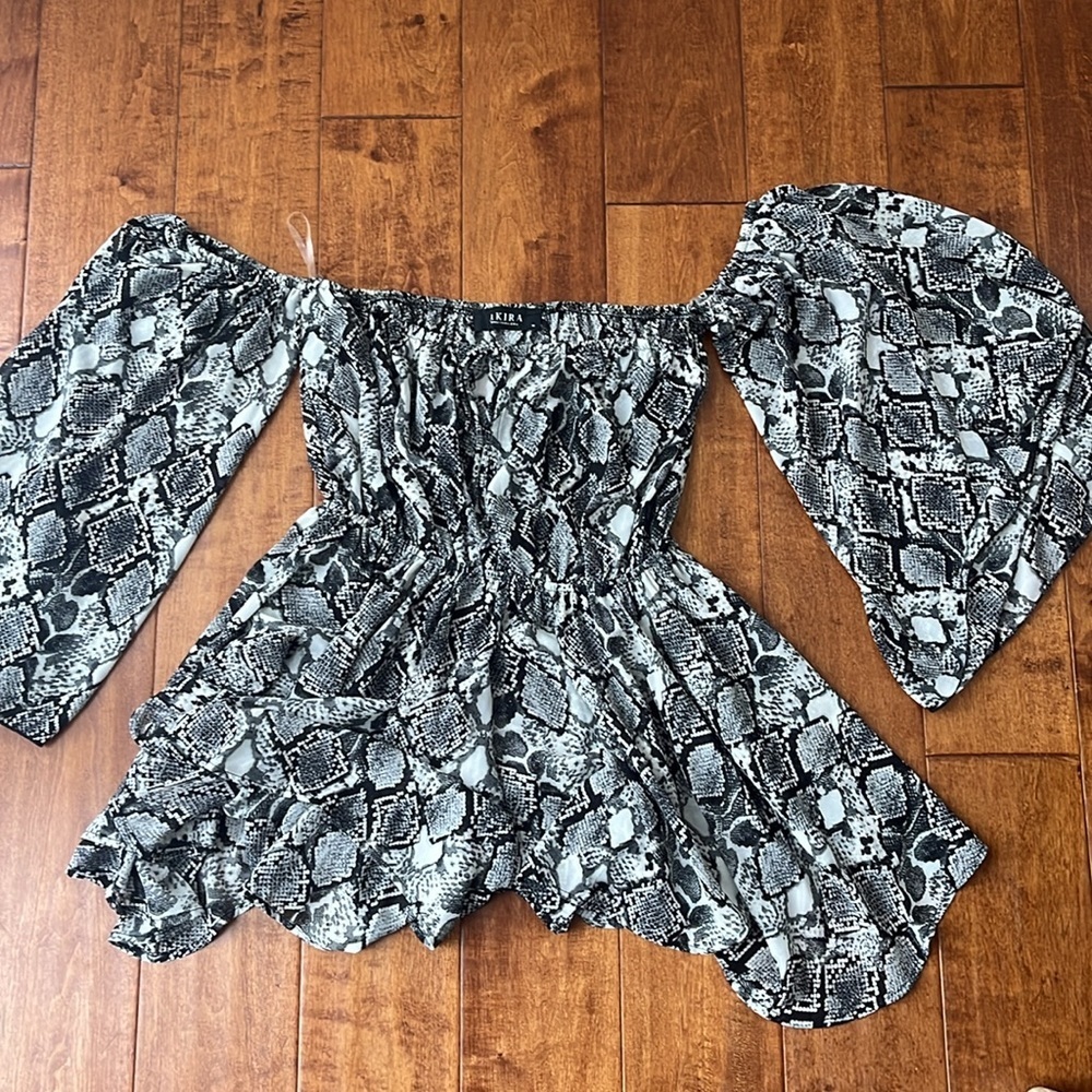 Nwt Akira Snake Print Split Sleeves Wide Leg Jumpsuit Size M — image 2 of 8